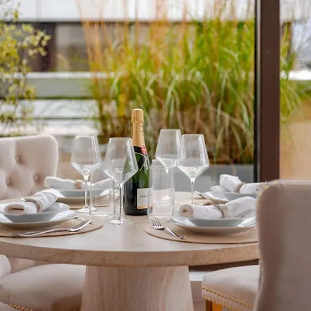 Elysee's Apartment *