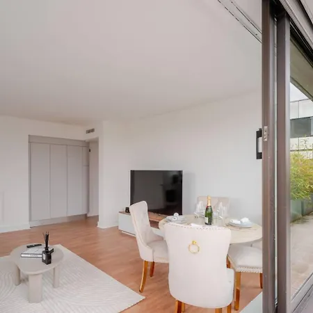 Apartment Elysee's Paris